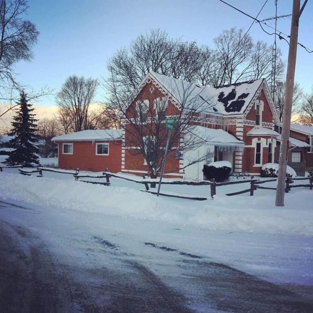 Emily'S Place B&B Creemore ภายนอก รูปภาพ