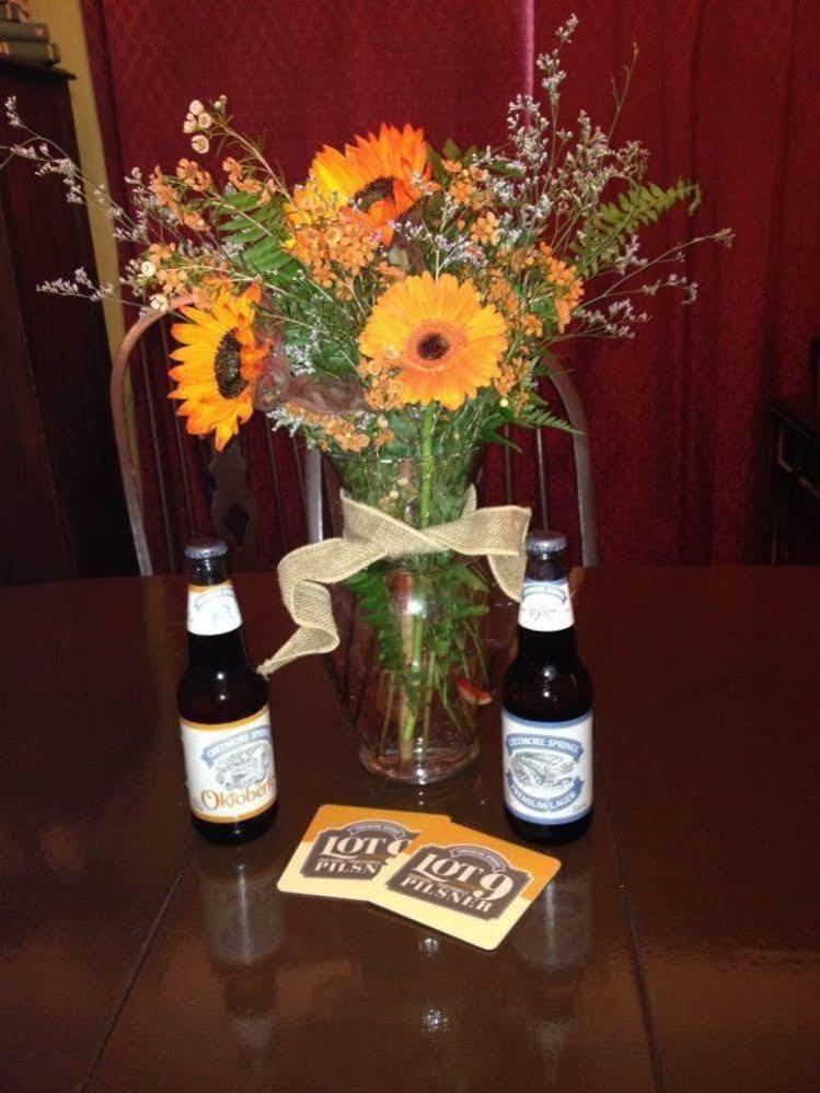 Emily'S Place B&B Creemore ภายนอก รูปภาพ